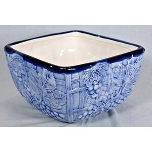 Baum Bros‎ Style-Eyes Blue Embossed Grape 9" Square Bowl